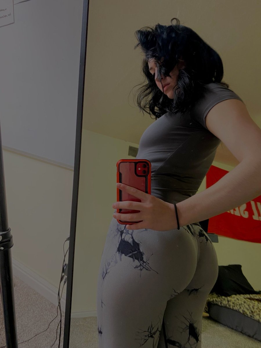 BrayaDeLune tweet media