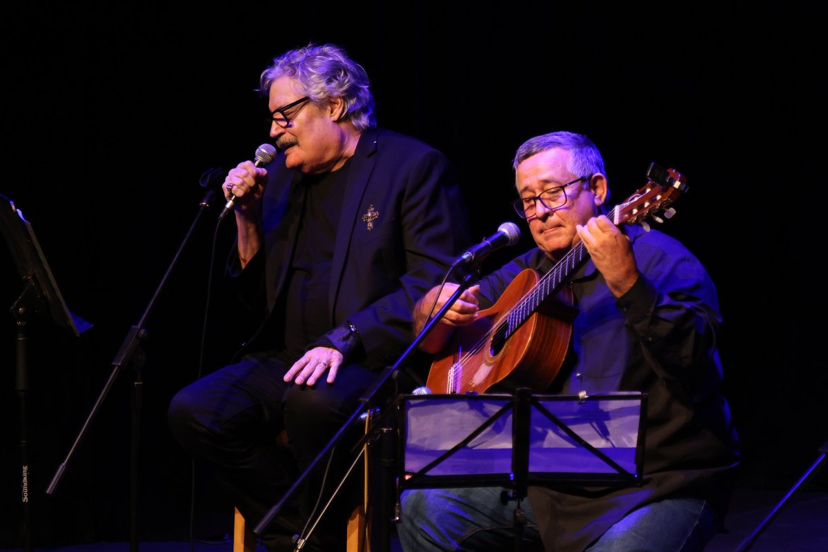 🗣| Amaury Pérez, compositor de más de 500 canciones, dijo sentirse entre la  gratitud y la incertidumbre, y confesó que este era el momento más importante de su carrera.