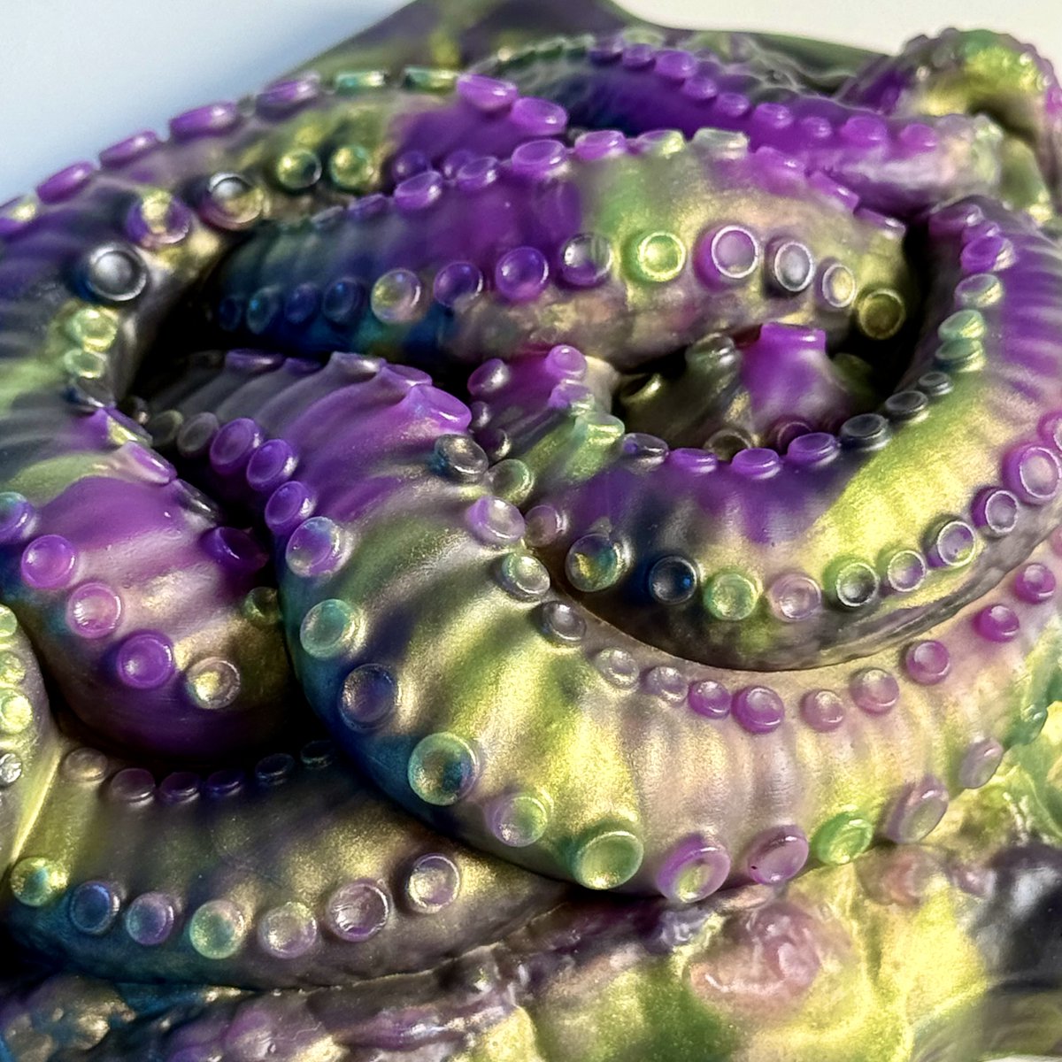 UncoverCreations tweet media