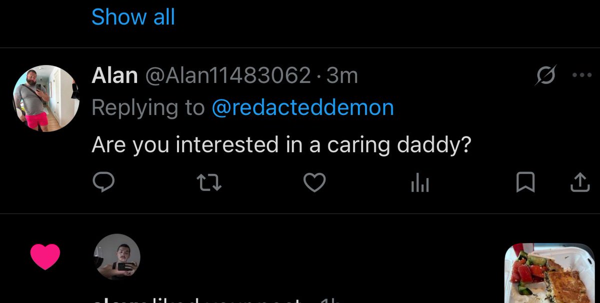 moth🖤 tweet media