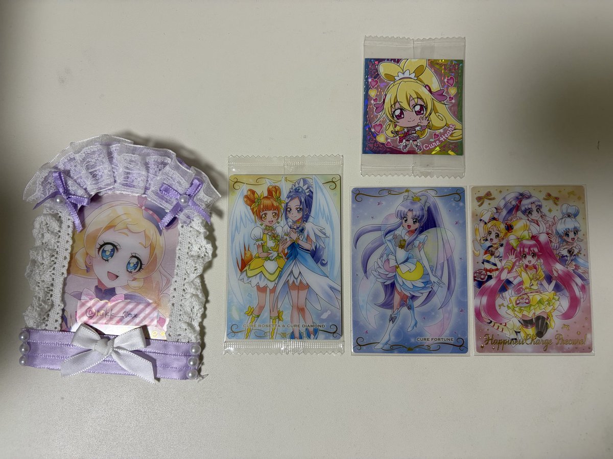 nikk__Oox's tweet photo. @Tyrannon_Koukan 初めまして、検索より失礼いたします。
当方、画像のものを所持しています。
ロゼッタダイアモンドは12枚所持しています。お写真お借りしまして💕のついているものと交換可能なものございますでしょうか？（各1で求めております）
ご検討のほどよろしくお願いいたします。 https://t.co/UhJM6GuZRJ
