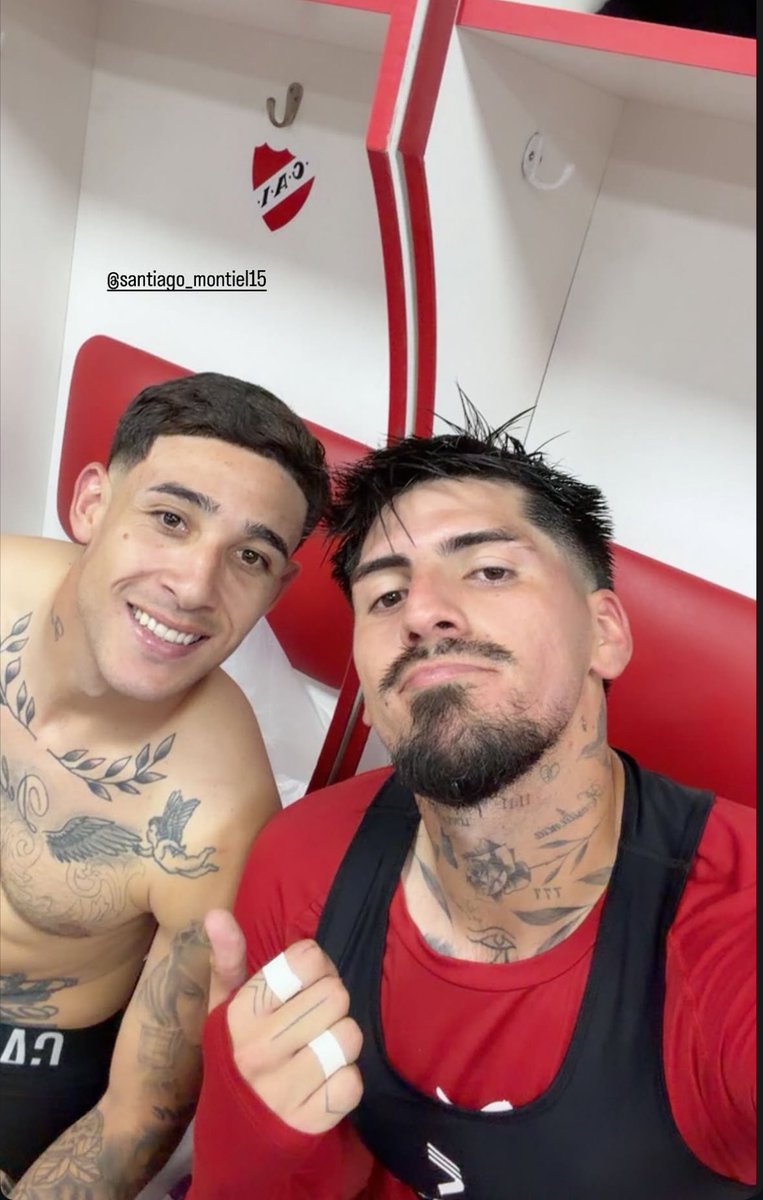 acá están las caras de dos tipos que acaban de cogerse a pelo a 11 personas