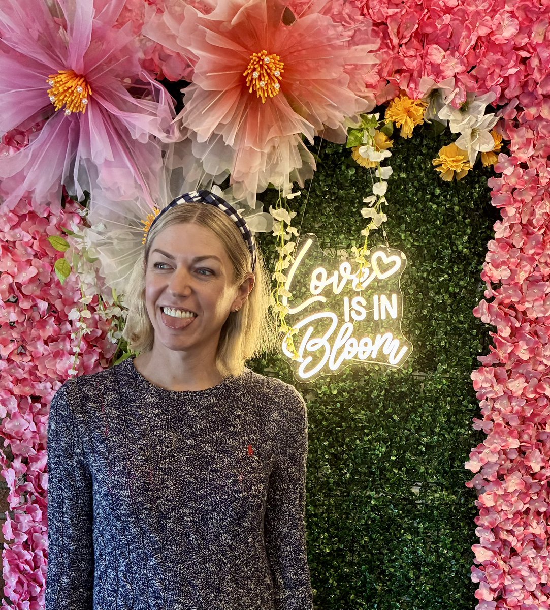 Racy Tracy 💄🍷🐺 tweet media