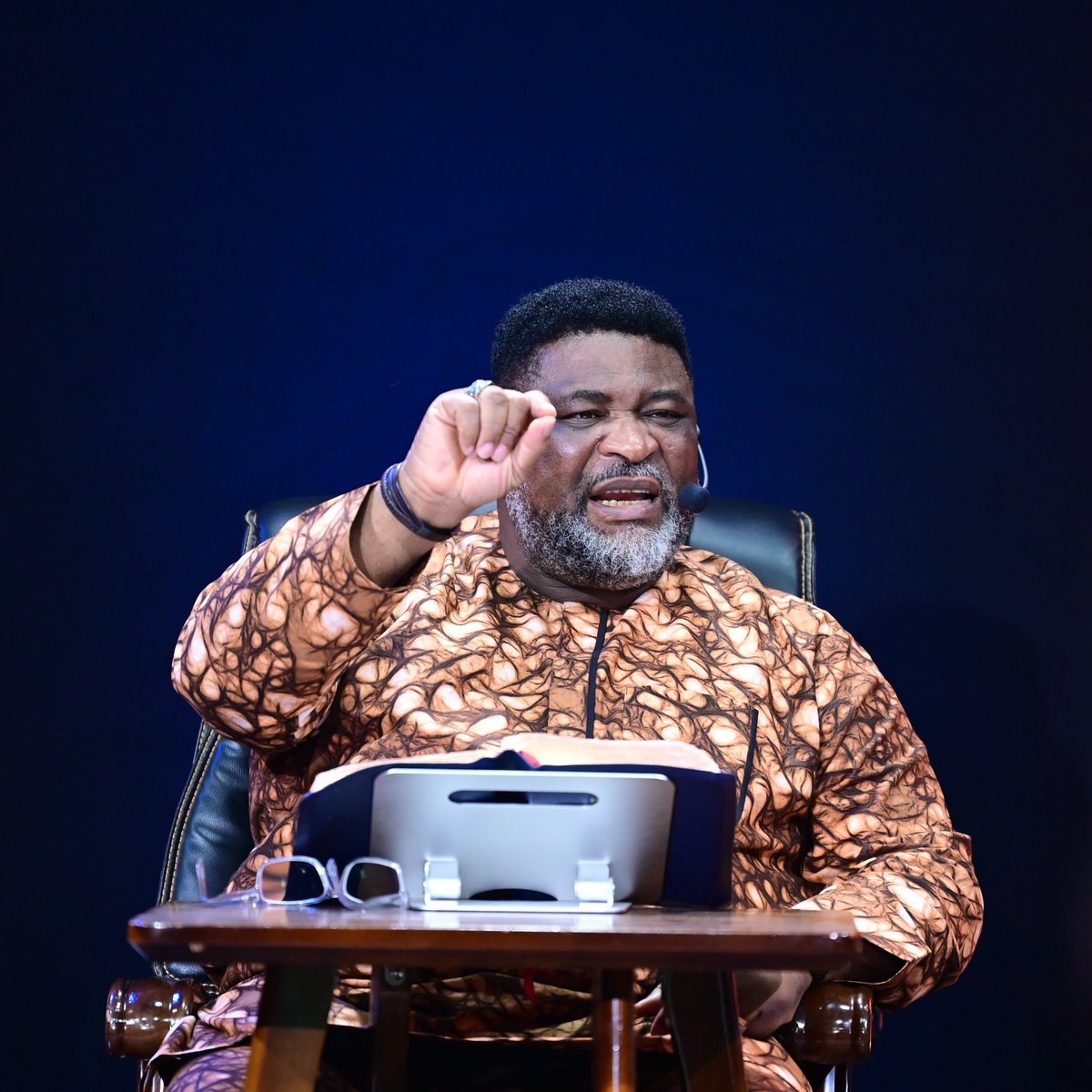 RevKayToday's tweet photo. Christ was manifested to take away our sins. Inside Him is the power to cleanse a man from all his sins, both those he knows he commits and those he is unaware of. Those who will abide in Him till the end will receive the capacity not to sin.
#RevKayToday #RevKayodeOyegoke https://t.co/pUMVDvWD9K