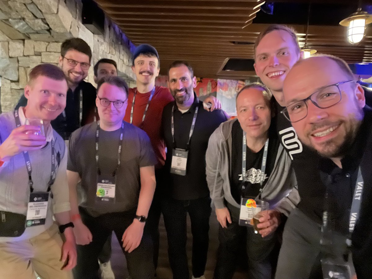 Jan Curn tweet media