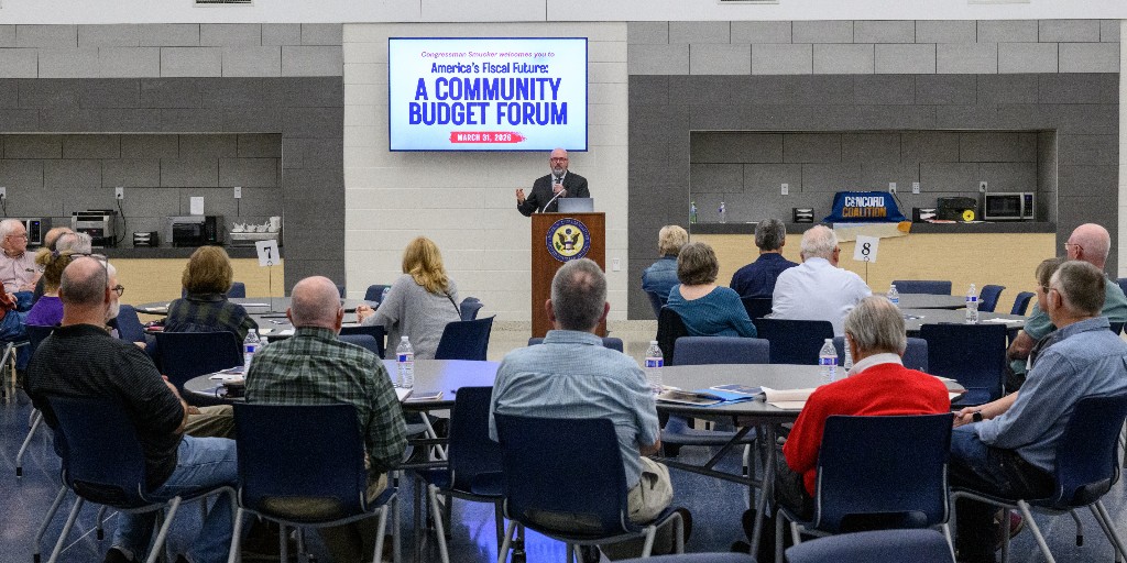 ConcordC's tweet photo. @RepSmucker hosted over 100 Lancaster County constituents at Penn Manor High School to work through the federal budget together.

We joined to help guide residents across party lines as they weighed tradeoffs on everything from defense to Medicare.

📰: https://t.co/RjtgHnXacD https://t.co/8HNyHSgbHq