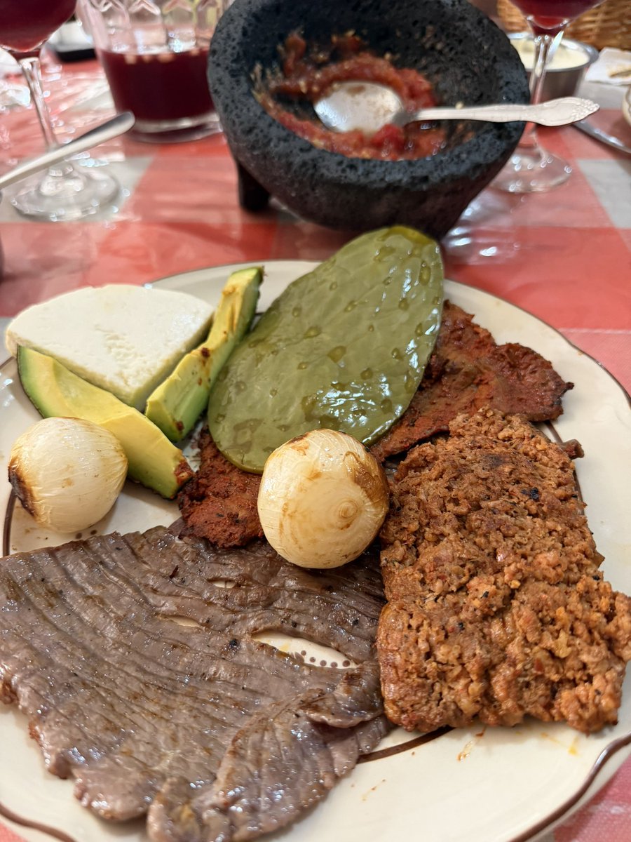 Tlatoani_Cuauhtemoc tweet media