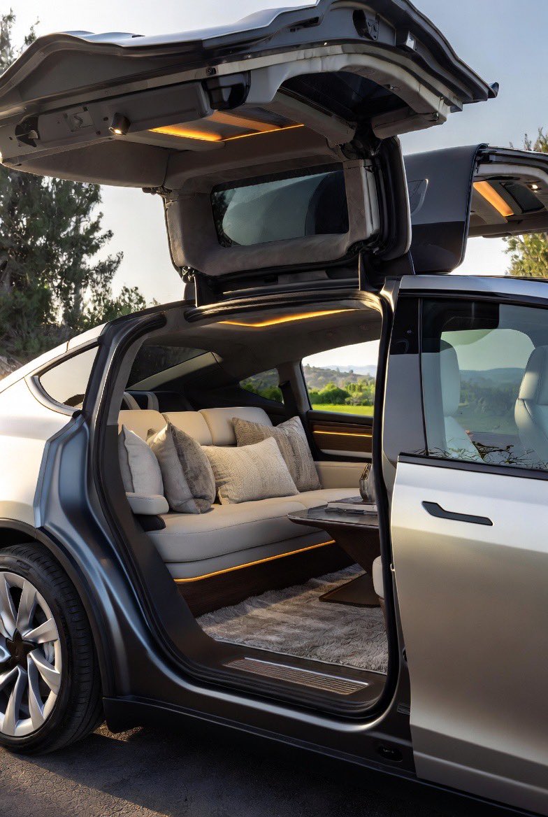 TeslaFamily tweet media