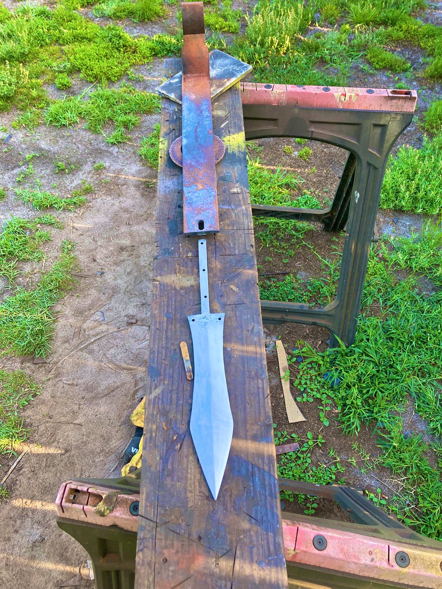 TheBlademaker tweet media