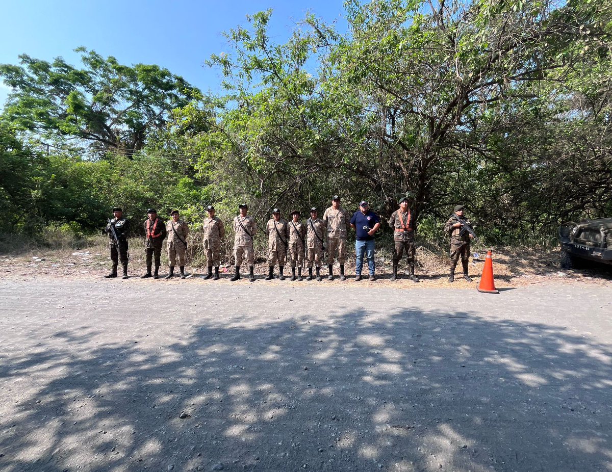 GSuchitepequez's tweet photo. 🚨 En Suchitepéquez, los puestos de socorro están activos en puntos estratégicos para brindarte atención y apoyo.
👮‍♂️🚑 Trabajamos por tu seguridad, para que disfrutes un descanso seguro y sin contratiempos.
#Suchitepéquez #Seguridad #Prevención #DescansoSeguro https://t.co/d9ulUAOjcN