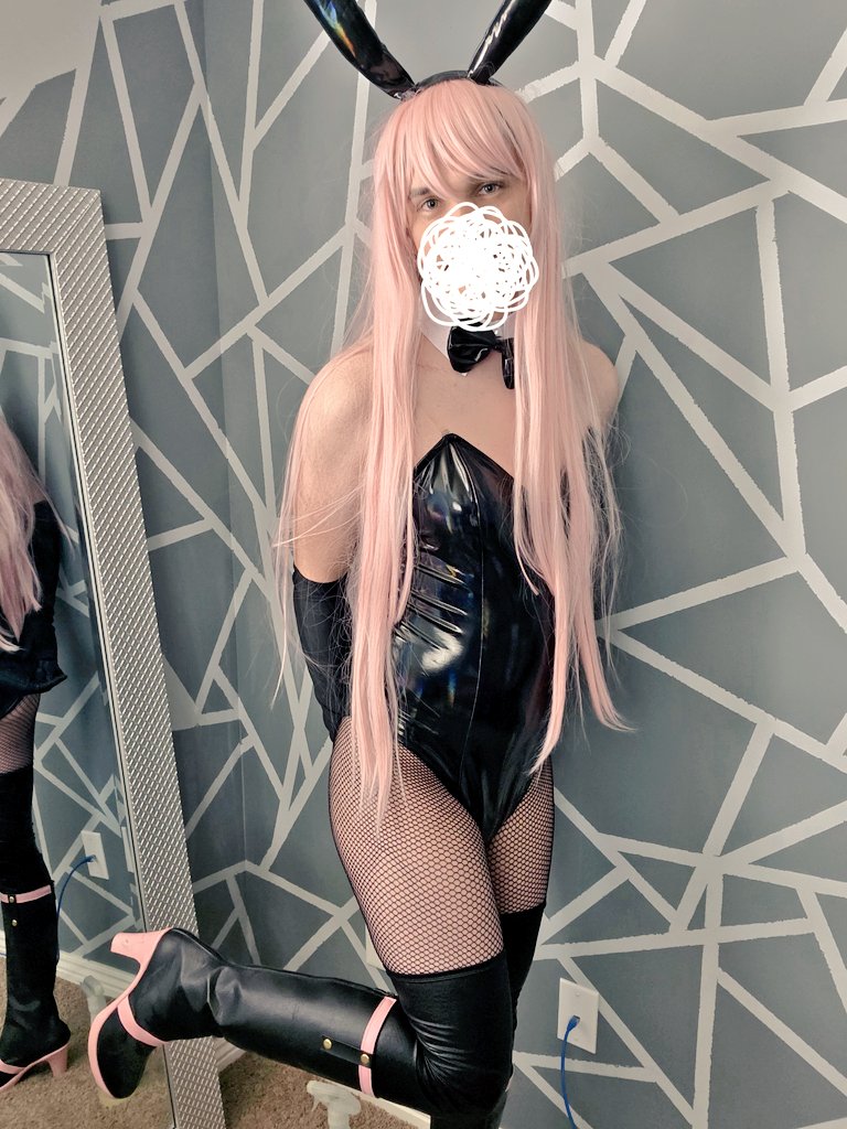 M4YH3Myt's tweet photo. #Femboy #Bunnygirl happy Easter everyone here is my bunny outfit hope you like it. (Ik my room is a mess) https://t.co/1Bmympgodl
