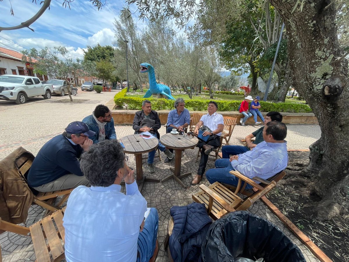 Con el equipo territorial de Boyacá, llevando el CAMBIO. SERIO. SEGURO. a cada municipio.