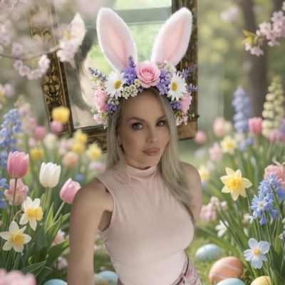 TheLizVariant tweet media