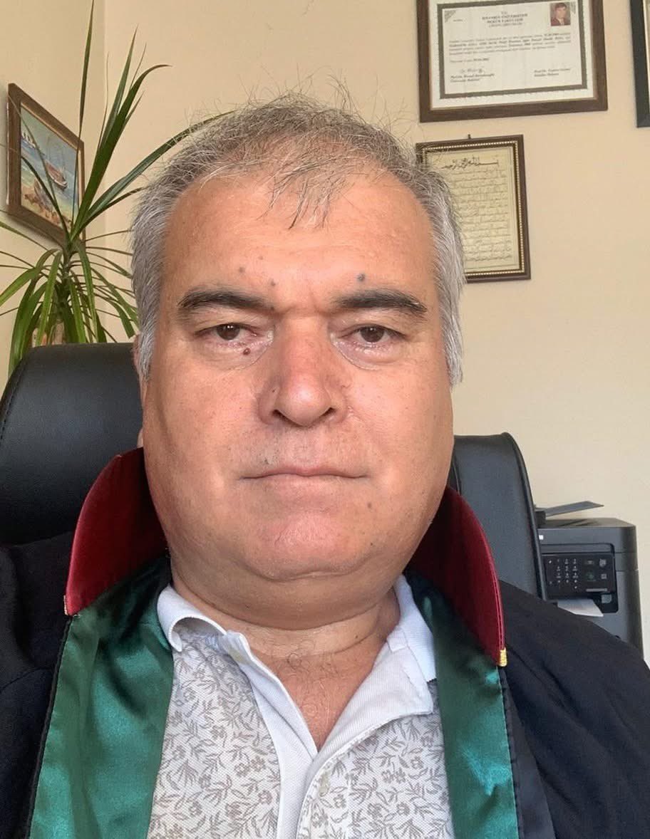 Avihbalci's tweet photo. Bir toplumun özgürlüğü, savunma hakkının gücü kadardır. Biliyoruz ki; savunma yoksa adalet de yoktur. Hukukun üstünlüğünü pusula edinen, adaletin sessiz çığlığına ses olan tüm meslektaşlarımı sevgiyle selamlıyorum. 
5 Nisan kutlu olsun!

#AvukatlarGünü https://t.co/4lSvDZ4itd