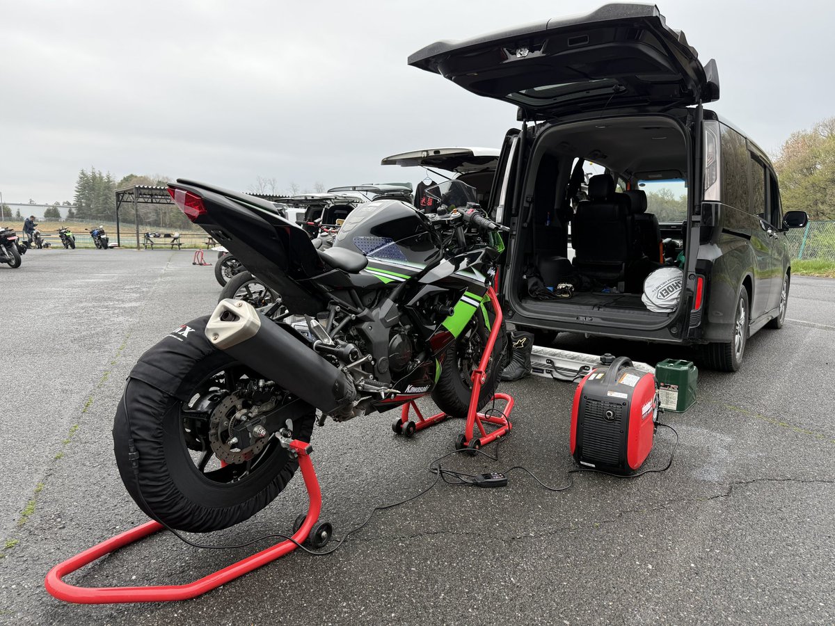 しらっち tweet media