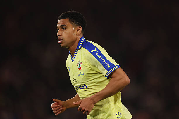 هدف اقصاء ارسنال من كأس الإتحاد الإنجليزي جاء عن طريق شيا تشارلز، وهو أحد خريجي أكاديمية مانشستر سيتي 😅