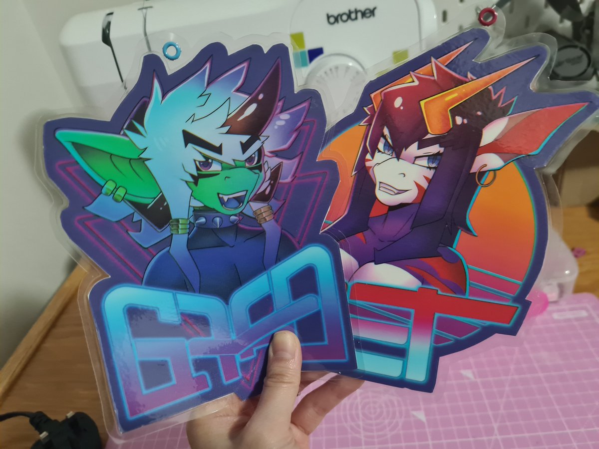 DragonSDsgn's tweet photo. Some custom convention badges! Now you'll be able to spot us from afar! (spoiler: were not hard to find!) 
#furry #furryart #badges https://t.co/jTvhXBOWmh