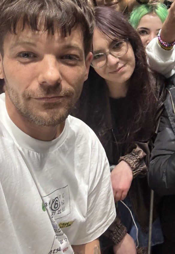 World Tomlinson tweet media