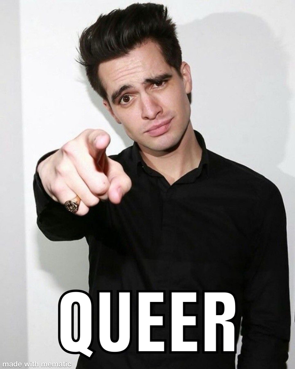 amyยฐ-ยฐ (mcr queens 8/9) tweet media