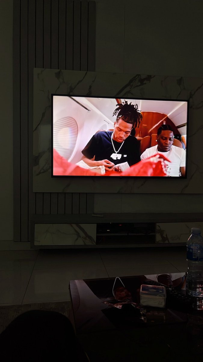 TheyHatingonB$🏂 tweet media