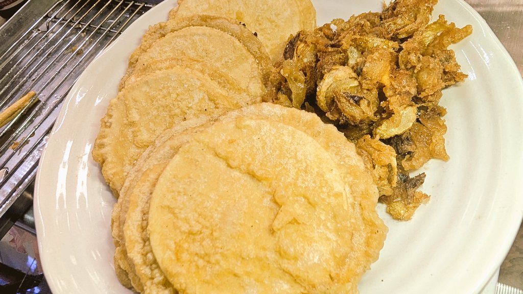 こうσ(´･ω･`)？ tweet media