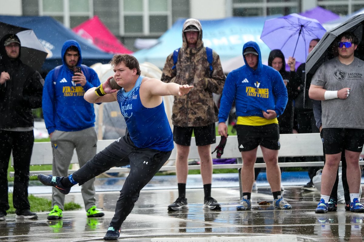 IndStXCTF's tweet photo. Season-best showings in the shot put 💪

Sloan Cox places first for men at 17.21m (56-5.75), @aliseonna finishes second for the women at 14.83m (48-8)

Trees also get top-three finishes from @BBrownSport (16.51m/54-2) and @oamarsh (14.11m/46-3.5)

#MarchOn | #StayRooted https://t.co/IEVIRG53h4