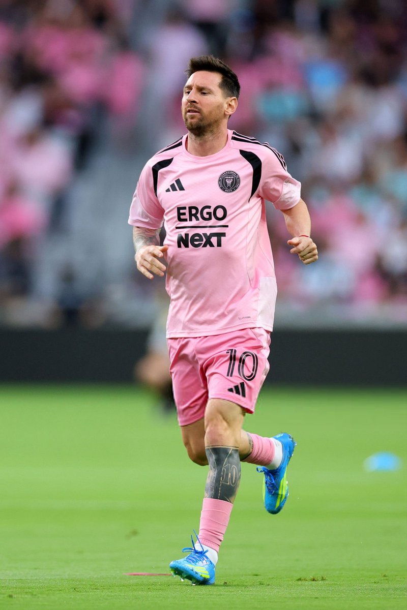 Messismo10's tweet photo. 👋 Hola, capitán. https://t.co/UdyTfHDZqS