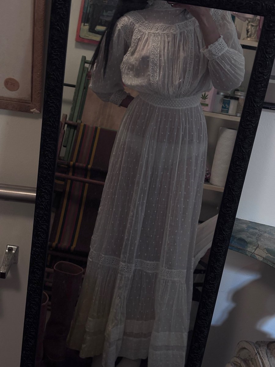 sinni ♱ tweet media