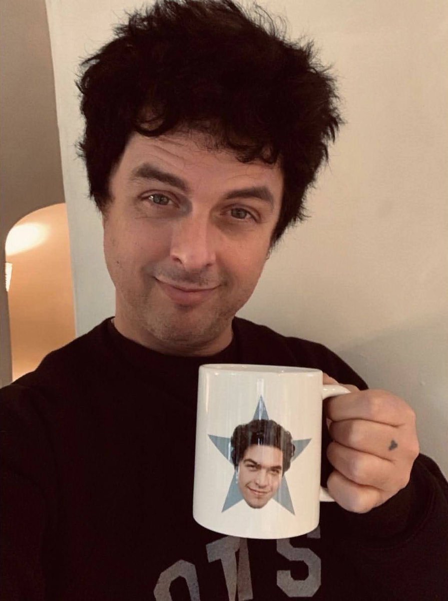 daily billie joe armstrong tweet media