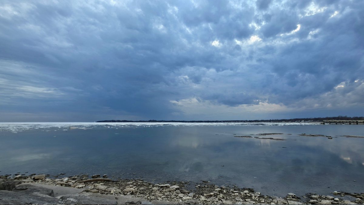 STORM WATCH- Lake Erie tweet media
