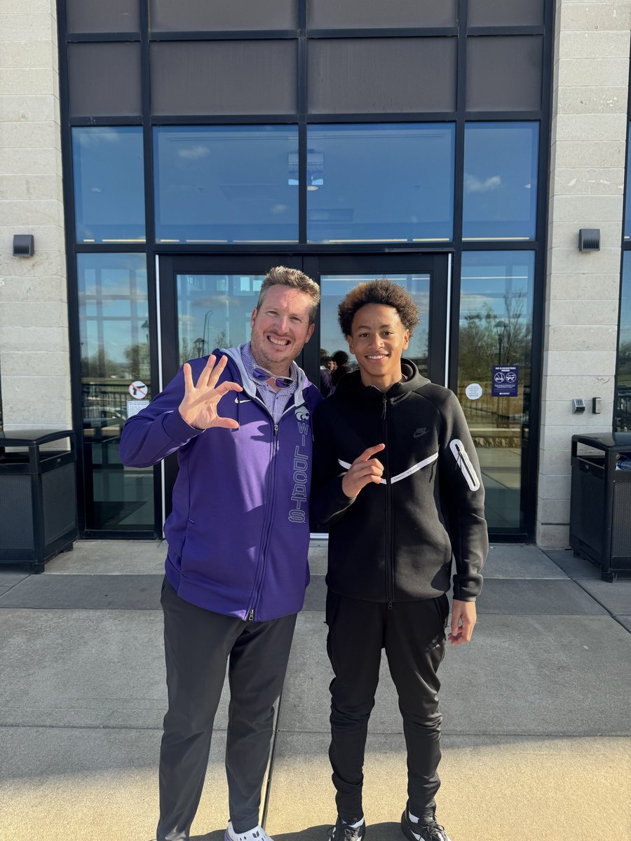 AidinDye's tweet photo. Extremely Blessed for the tour hosted by @KStateFB @spedbraet @ColeVader1 a real eye opener and a amazing learning experience thank you for the opportunity #FamilyBusiness https://t.co/bDiGXLGeKZ