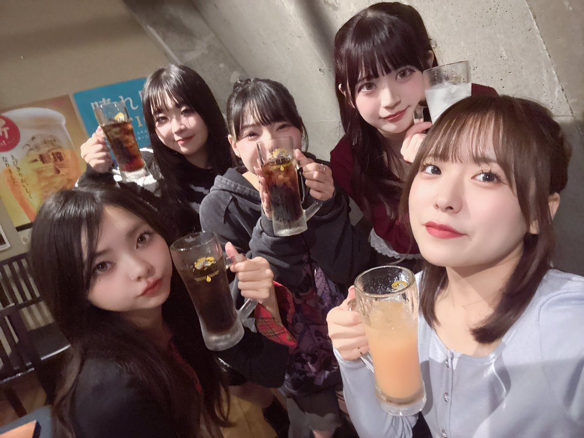 ツキちゃんスーパー大作戦やっとで高知までこれたがやき！ありがとうございました❤️‍🔥

ついてきてくださった方、はじめましての方昨日はいろんな方がいてすごくたのしかった🔥

オフ会も楽しみちぎったし、メンバーとお泊まりしてほんまにはっぴーな一日🎶今日も高知楽しむぞい🎧