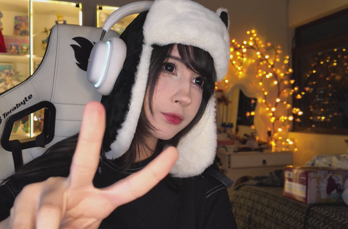 lanis 😼 tweet media