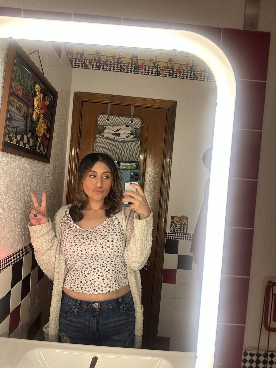 Kayla ✨ tweet media