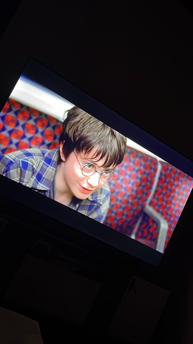 mundocinetvv's tweet photo. @martboficial Eu nesse momento assistindo o 1º filme! https://t.co/hnCjYIoFgs
