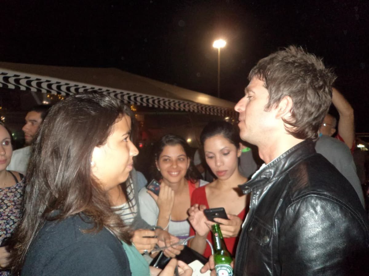 hari saw oasis tweet media