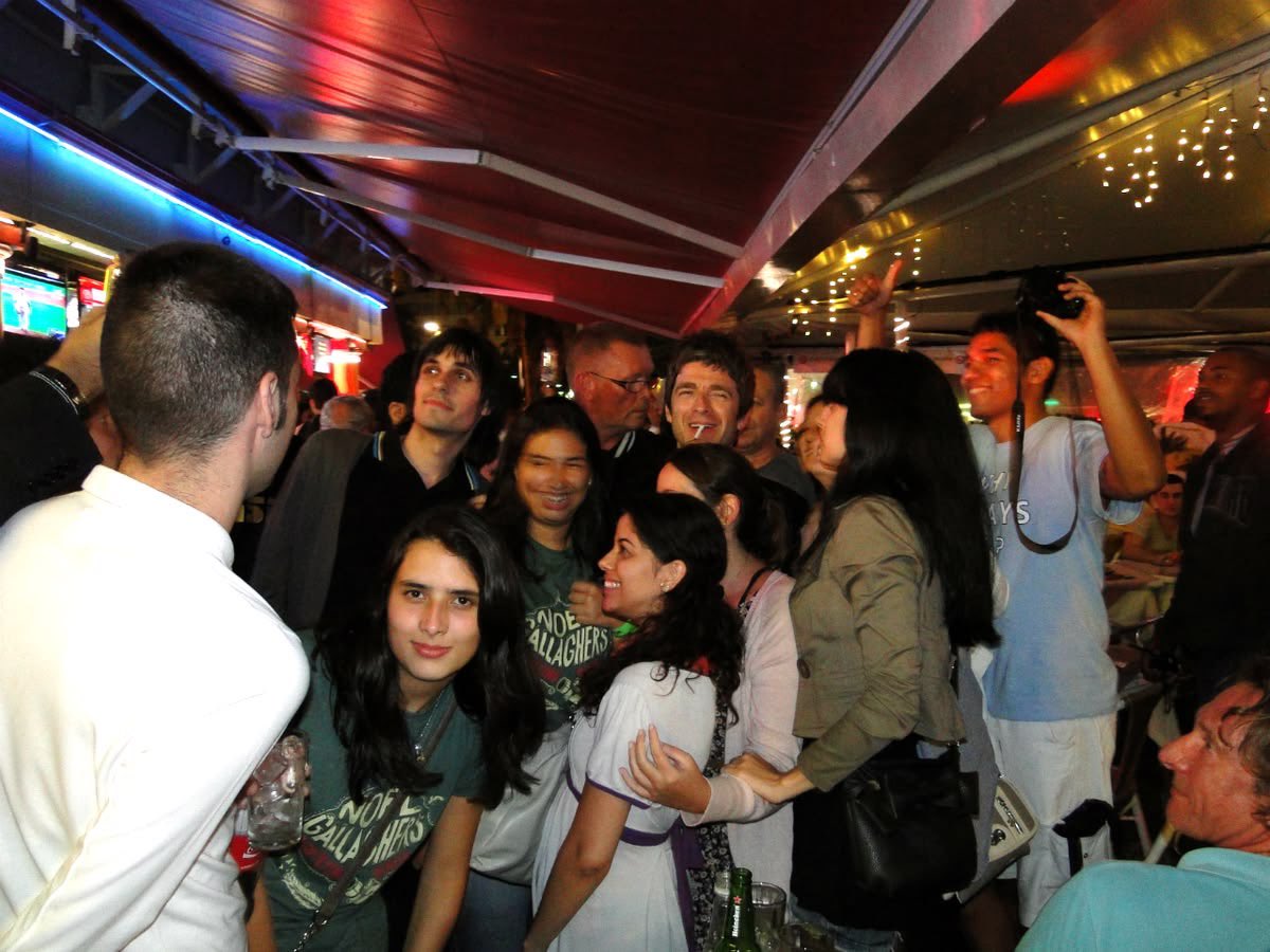 hari saw oasis tweet media