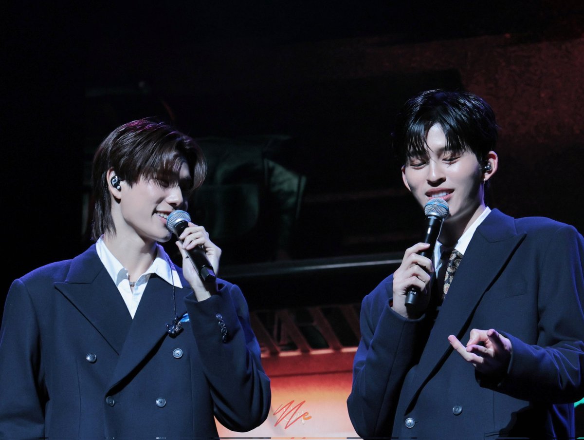GyheheGy's tweet photo. 🐶🐱🤟
#PondPhuwin #PondPhuwinRendezvousInSG #GMMTV #DAYCON https://t.co/XFw3ubepqM