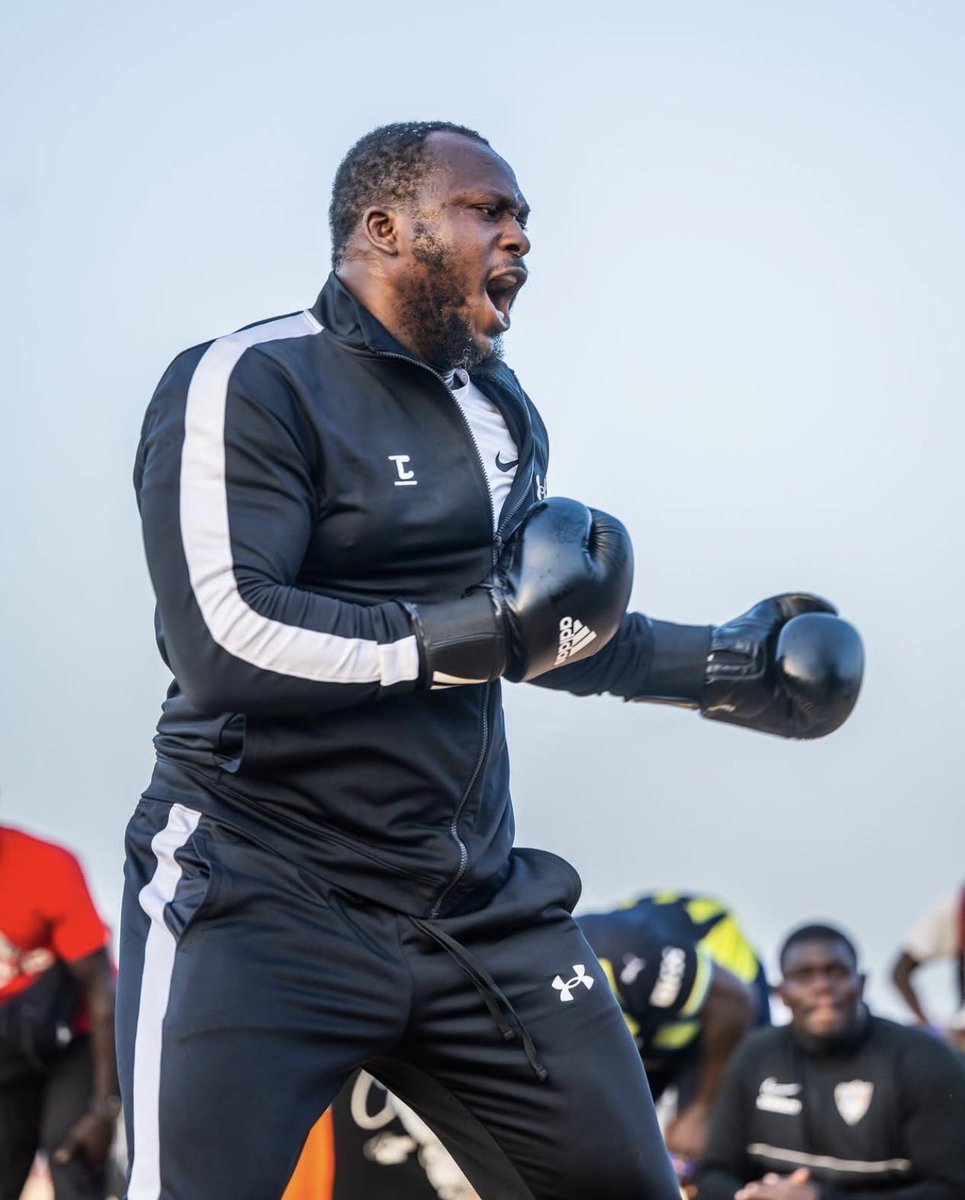 ʟɪɴᴏʜ🇸🇳 tweet media