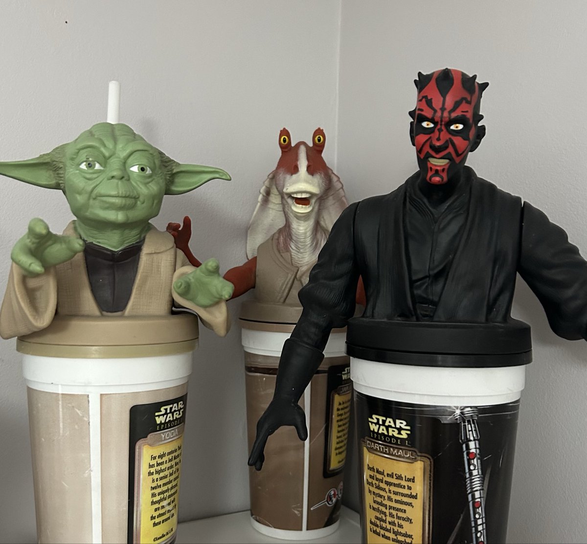 victoria🧚🏼‍♀️maul shadow lord era🖤 tweet media