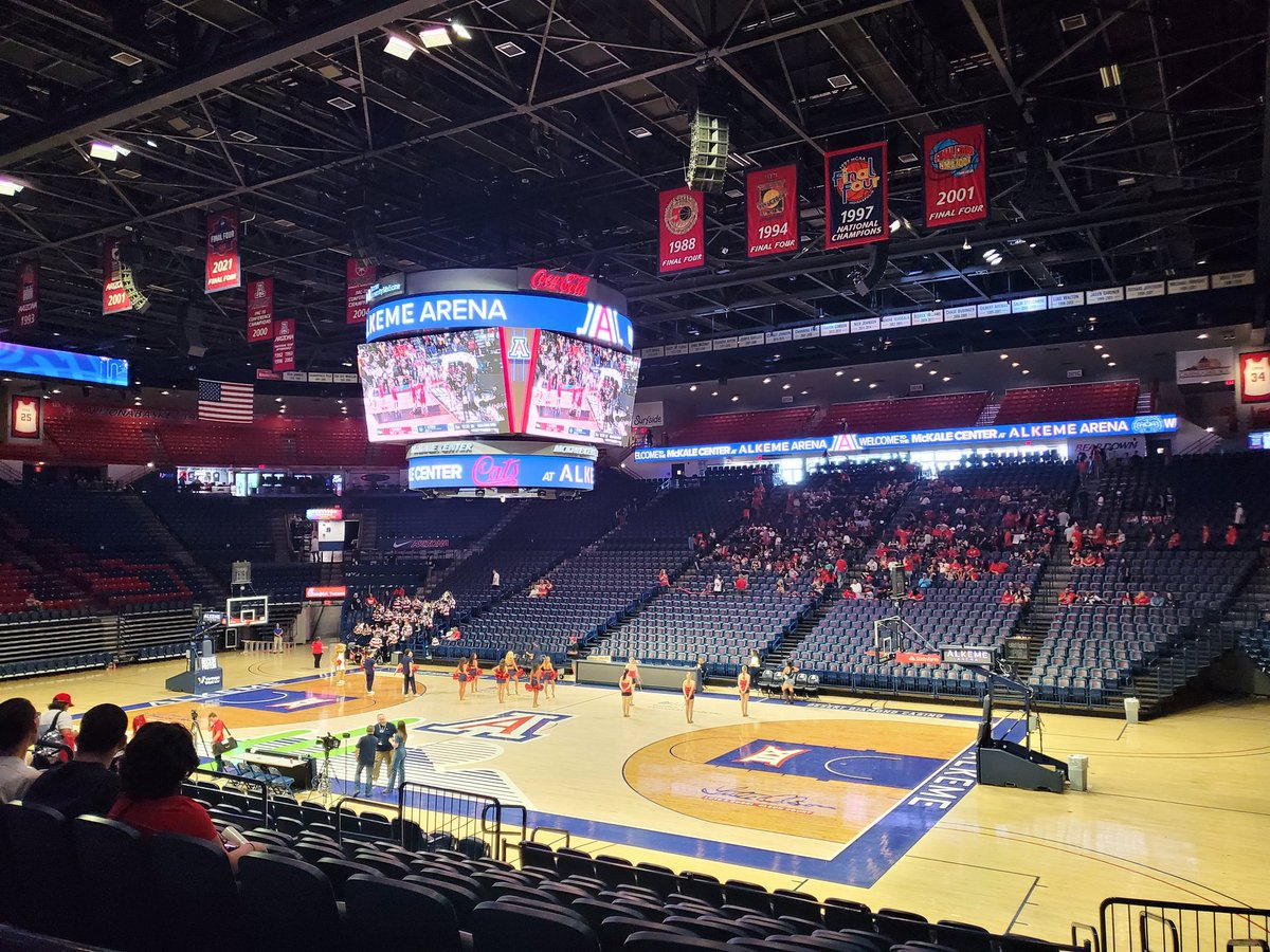 NoahButlerLJ's tweet photo. Here at the McKale viewing party for the Wildcats' Final Four game against Michigan. https://t.co/aVdSWmh3Pp