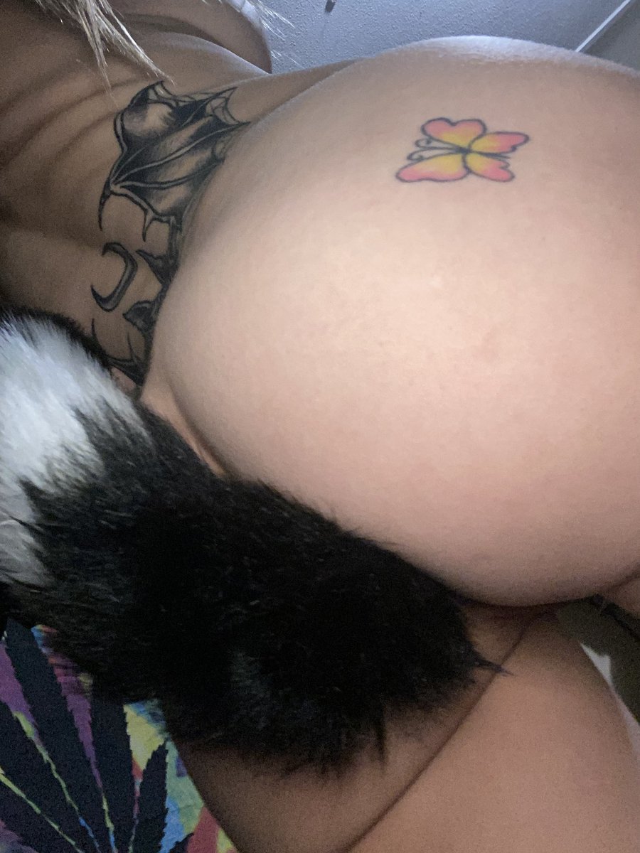 tryxluvs13's tweet photo. can’t wait to wear my pretty lil tail again 🫣🤭
#puppygirl #petplay #petite #buttplug #tail #cnc #freeuse #bondage #kink https://t.co/x6G4qd8HOd