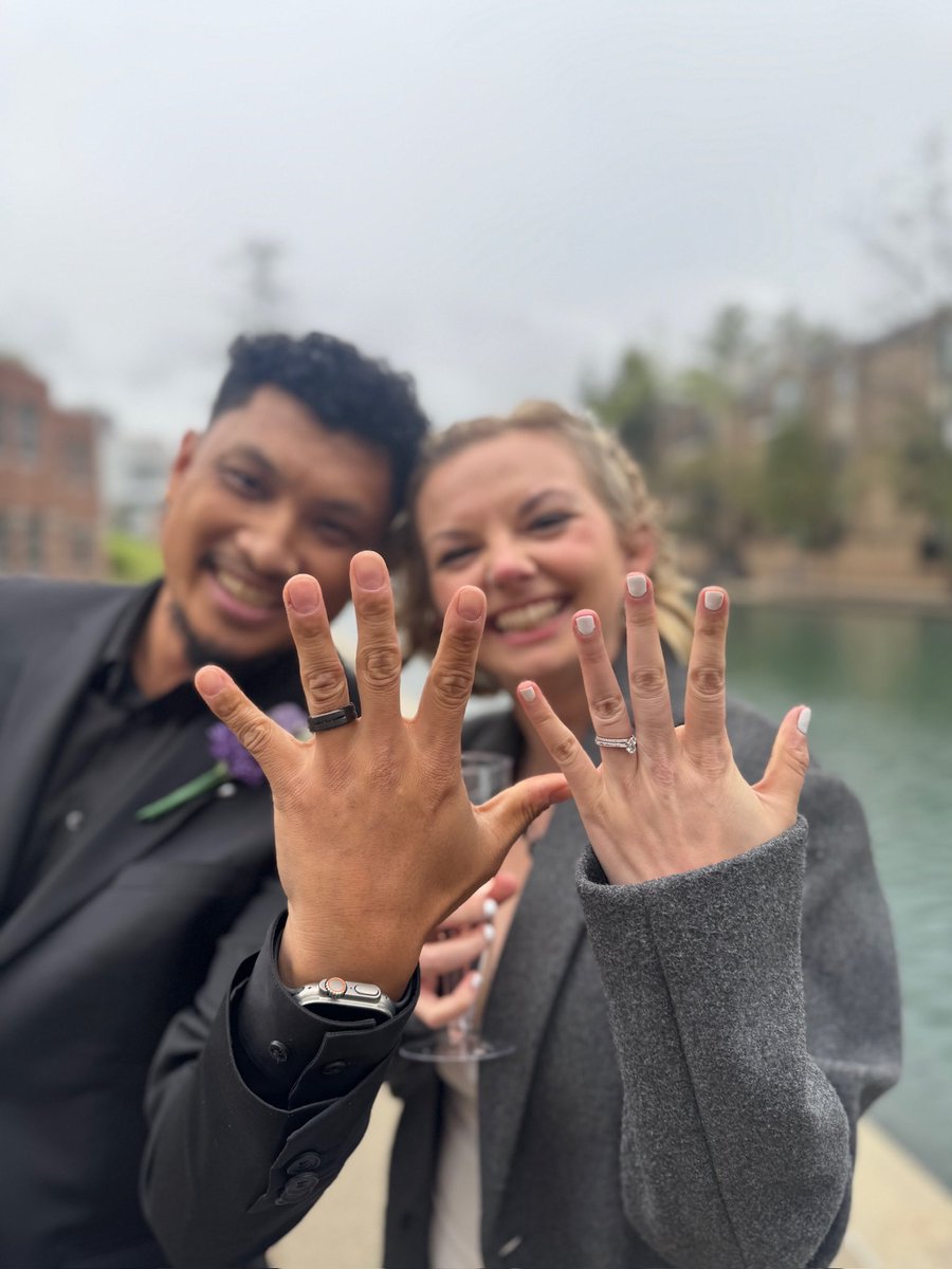 Short hair Marisa believes in love 💜 tweet media