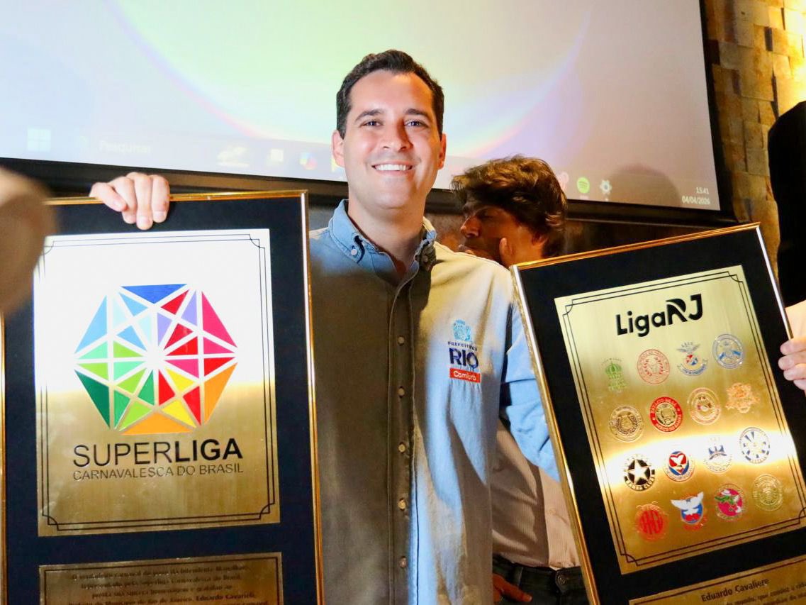 Na verdade a reunião foi para anunciar que a <a href="/Prefeitura_Rio/">Prefeitura do Rio</a> decidiu que a Série Ouro da Liga RJ e a Série Prata, Bronze e Avaliação da Superliga também serão alcançadas pelo aumento da quantidade de escolas nos desfiles - mais 3 em cada grupo.