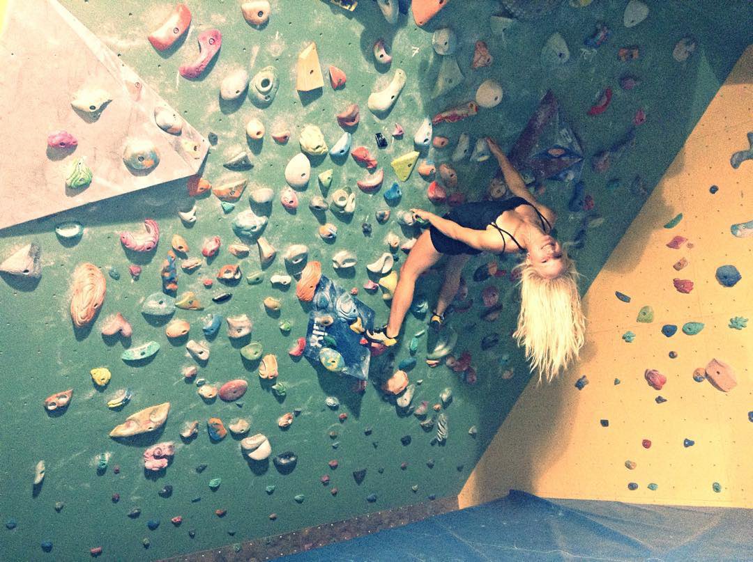 Aline__dessine's tweet image. #climbing #escalade #newrock #boulder