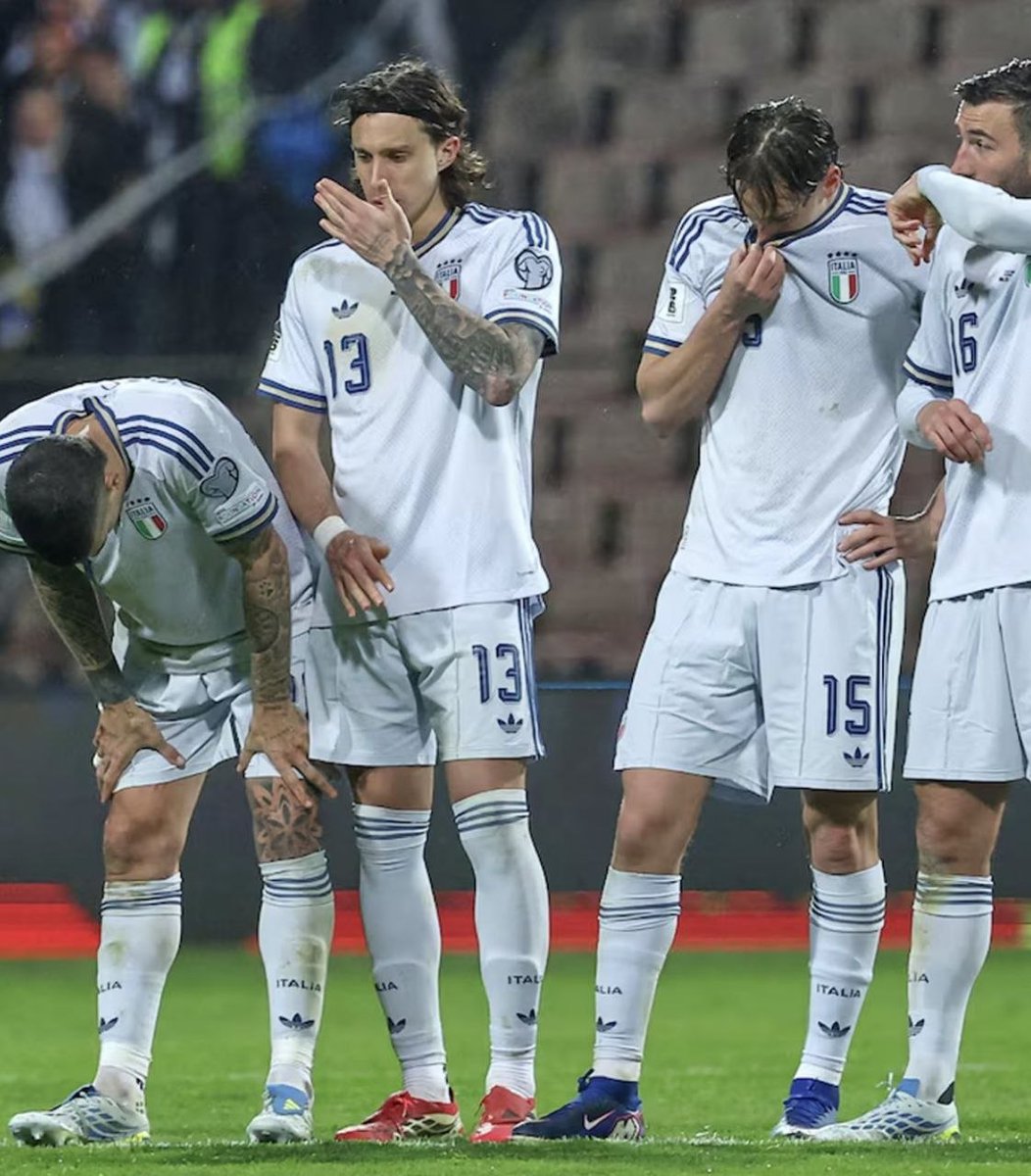 Rakettv1's tweet photo. Momen sulit bagi Riccardo Calafiori dalam beberapa pekan terakhir:

❌ Kalah di final Carabao Cup 
❌ Gagal lolos ke Piala Dunia 2026
❌ Tersingkir dari FA Cup https://t.co/pxhgXMZb07