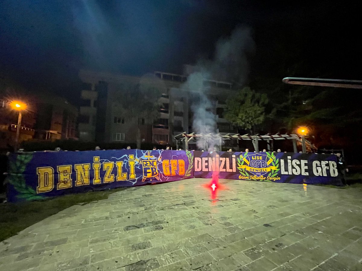 EDİLMİŞ BÜTÜN YEMİNLER, SÖZ VERMİŞ BU YÜREKLER!

FENERBAHÇEMİZ’İ beşiktaş karşısında yalnız bırakmamak üzere Kadıköy yolundayız.

#LiseGFB20