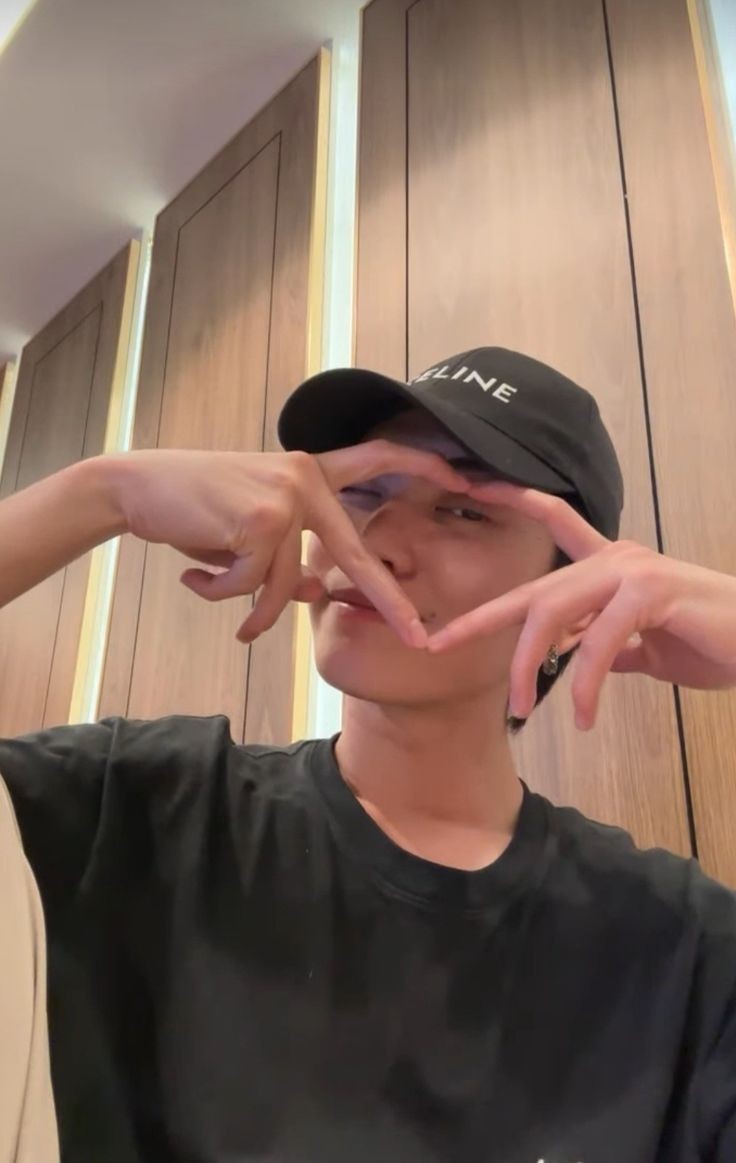 ˏˋ°•*⁀➷
ɢᴏᴏᴅ ᴇᴠᴇɴɪɴɢ.