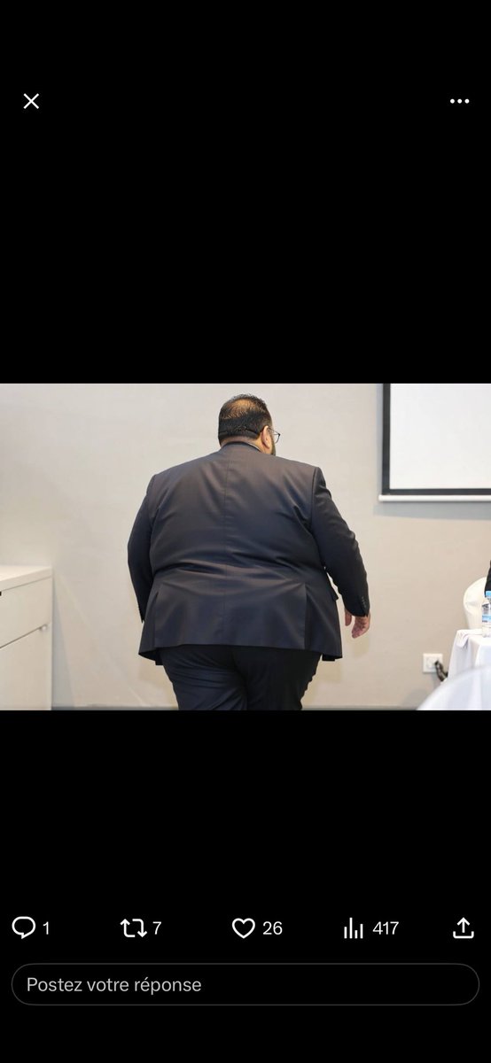 Sam685646925225's tweet photo. @amar77792 أكل و الخرا و الكذب 😂😂😂😂💩💩💩 https://t.co/qcOv6NUOtq