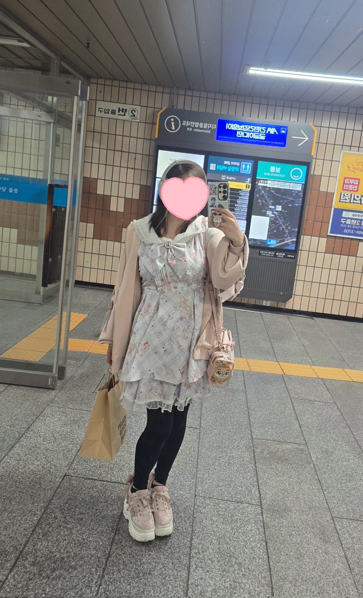 nicole (니콜) 🌸 tweet media